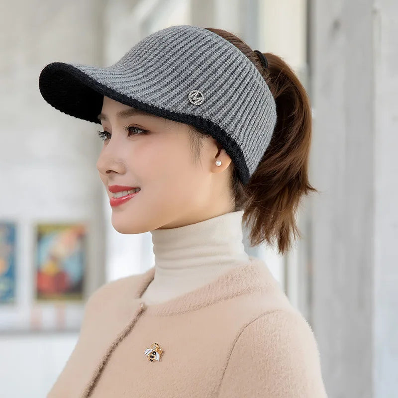 🔹 Women’s Knitted Baseball Cap
New Title: Women’s Knitted Winter Cap – Sporty & Warm
Description: A cozy twist on the classic baseball cap. Made from soft knit material, this hat keeps you warm while adding a sporty, modern edge to your outfit.