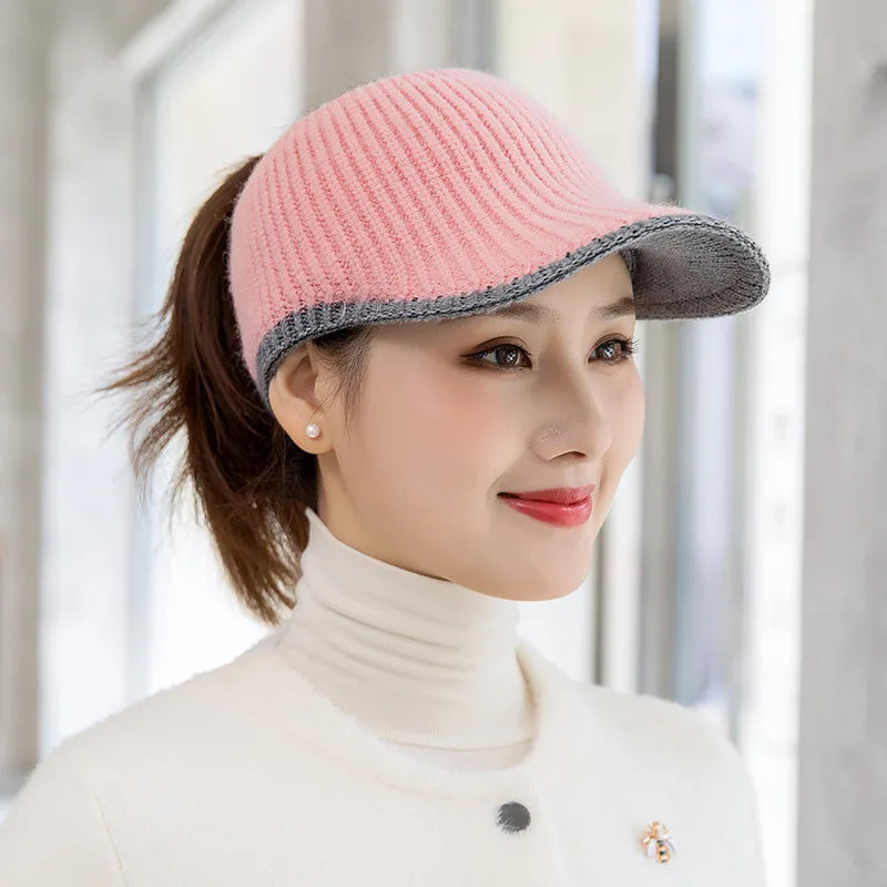 🔹 Women’s Knitted Baseball Cap
New Title: Women’s Knitted Winter Cap – Sporty & Warm
Description: A cozy twist on the classic baseball cap. Made from soft knit material, this hat keeps you warm while adding a sporty, modern edge to your outfit.