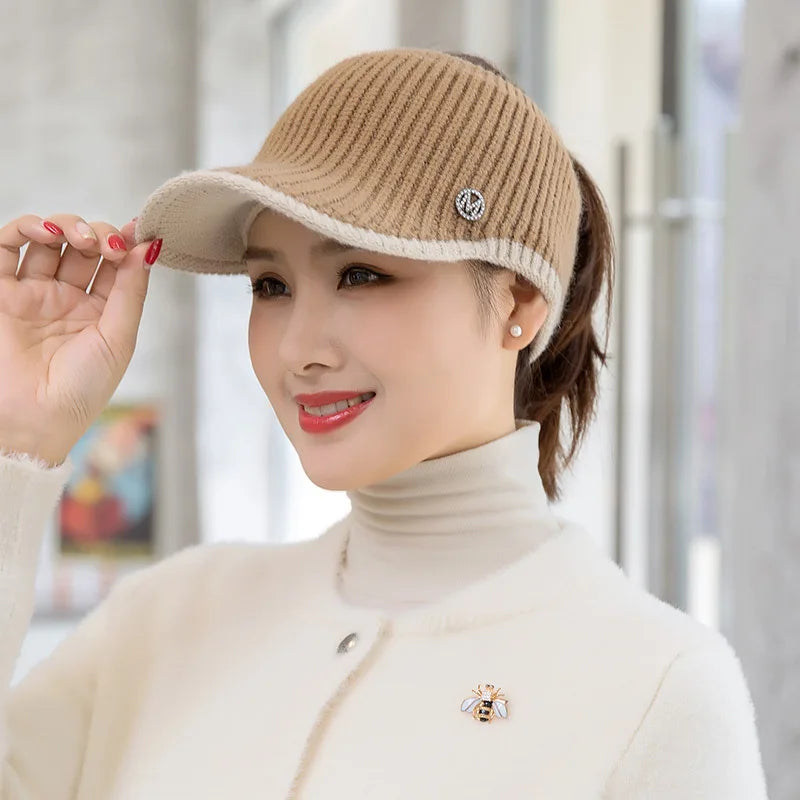 🔹 Women’s Knitted Baseball Cap
New Title: Women’s Knitted Winter Cap – Sporty & Warm
Description: A cozy twist on the classic baseball cap. Made from soft knit material, this hat keeps you warm while adding a sporty, modern edge to your outfit.